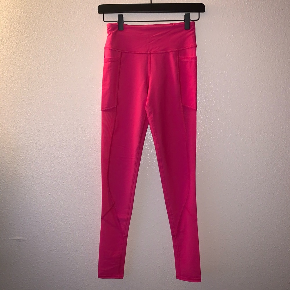 NWOT Victoria’s Secret Total Knockout Leggings